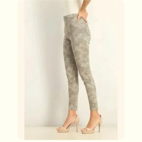 SPANX Stretch Twill Ankle Cargo Pant in Stone Wash Camo Size X-Small Tall - Picture 6 of 12